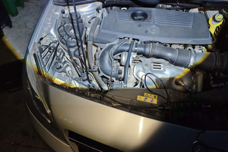 Used Mercedes-Benz B-Class 2012 B 200 Engine Bay Right