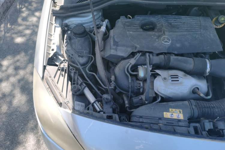 Used Mercedes-Benz B-Class 2012 B 180 Engine Bay Right
