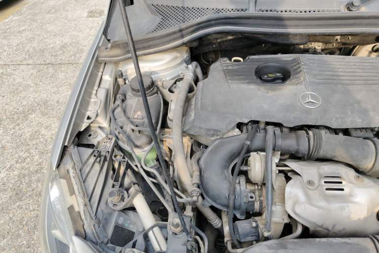 Used Mercedes-Benz B-Class 2012 B 180 Engine Bay Right