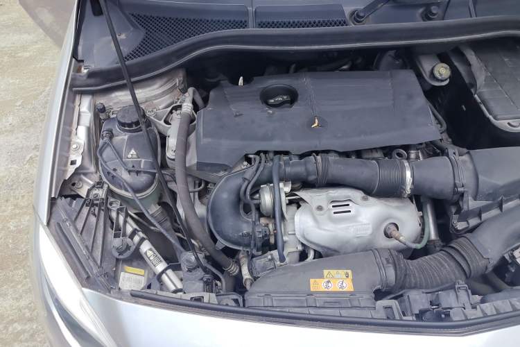 Used Mercedes-Benz B-Class 2012 B 200 Engine Bay Right