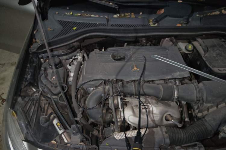 Used Mercedes-Benz B-Class 2012 B 200 Engine Bay Right