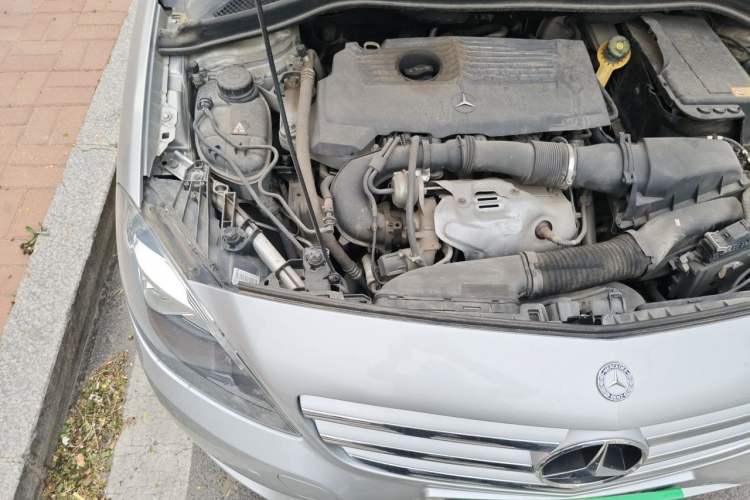 Used Mercedes-Benz B-Class 2012 B 180 Engine Bay Right