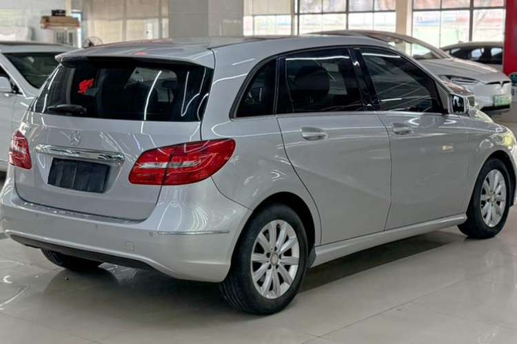 Used Mercedes-Benz B-Class 2012 B 180 Exterior 3