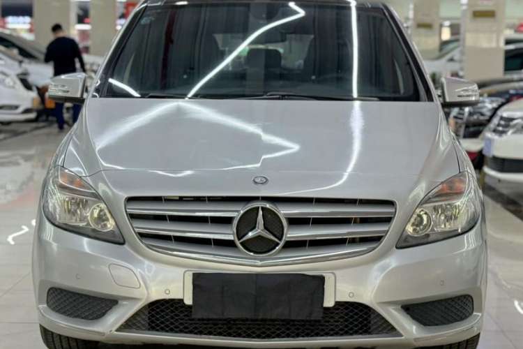 Used Mercedes-Benz B-Class 2012 B 180 Exterior 4