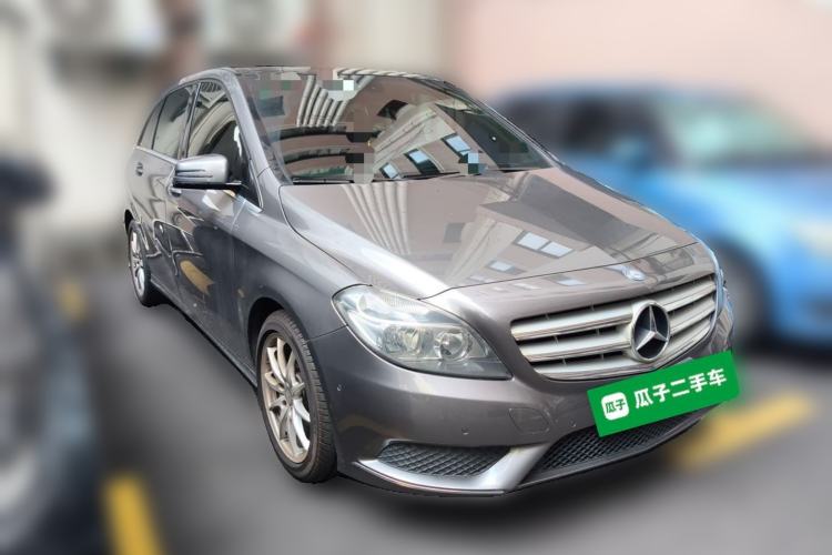 Used Mercedes-Benz B-Class 2012 B 180 Front Right 45 Deg