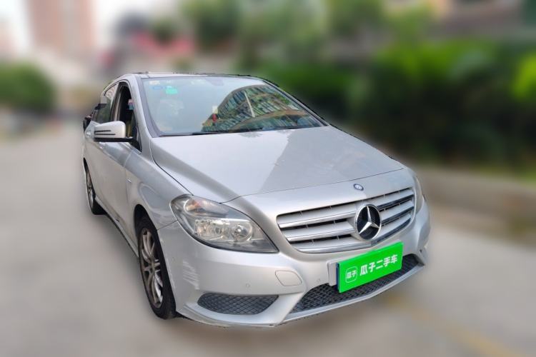 Used Mercedes-Benz B-Class 2012 B 180 Front Right 45 Deg