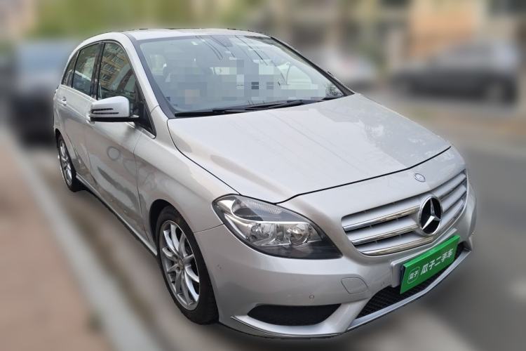 Used Mercedes-Benz B-Class 2012 B 180 Front Right 45 Deg