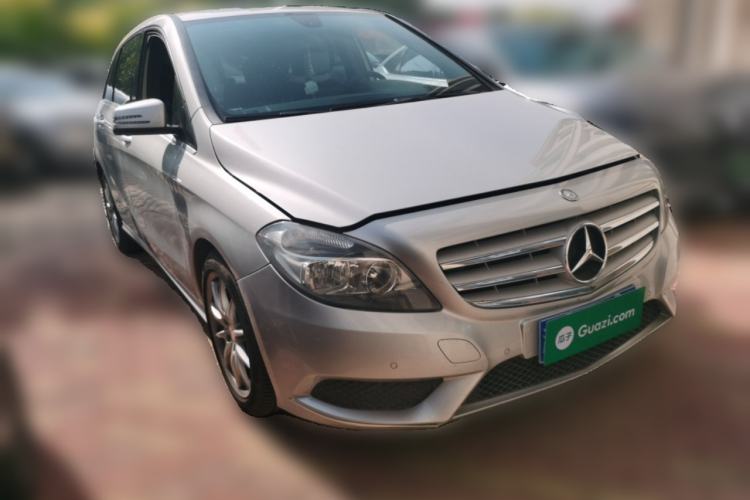 Used Mercedes-Benz B-Class 2012 B 180 Front Right 45 Deg