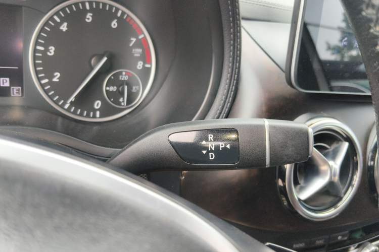Used Mercedes-Benz B-Class 2012 B 200 Gear Lever