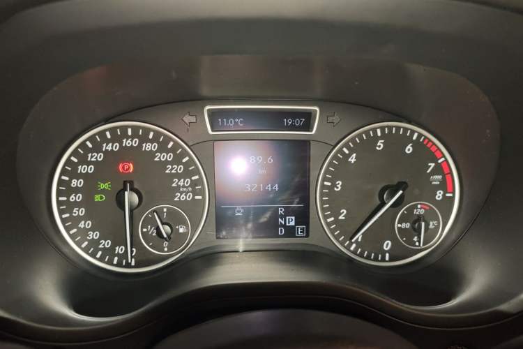 Used Mercedes-Benz B-Class 2012 B 200 Instrument Cluster