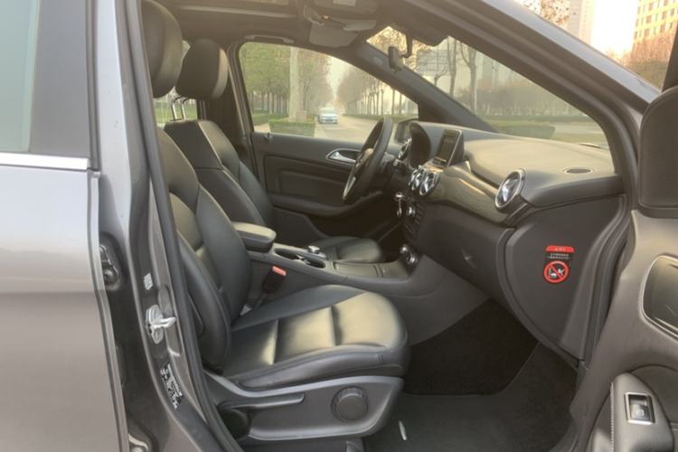 Used Mercedes-Benz B-Class 2012 B 180 Interior 6