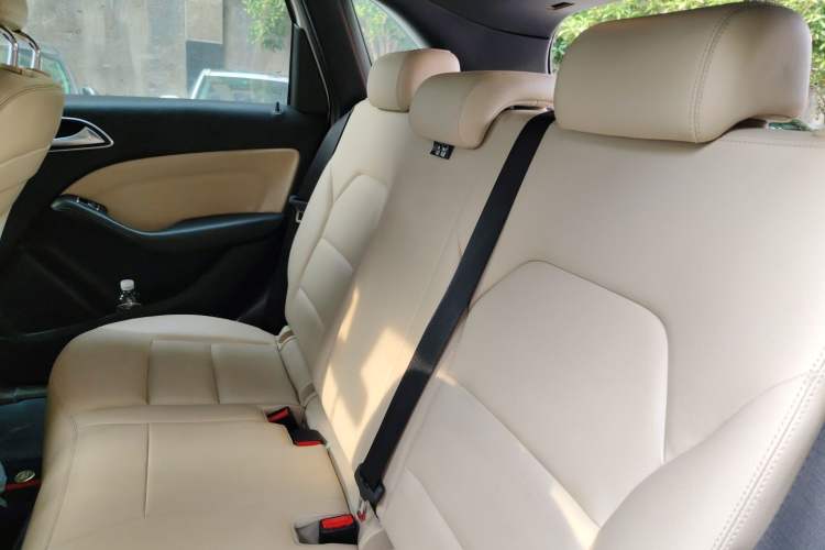 Used Mercedes-Benz B-Class 2012 B 180 Left Rear Seat