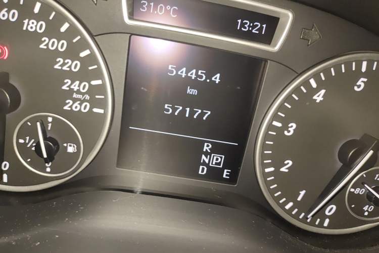 Used Mercedes-Benz B-Class 2012 B 180 Odometer Close Up