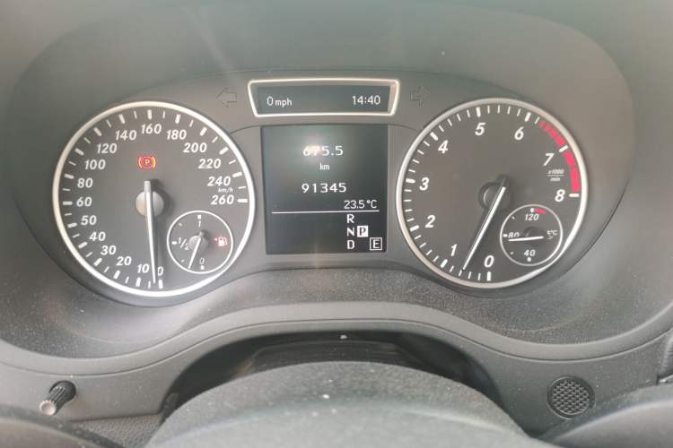 Used Mercedes-Benz B-Class 2012 B 180 Odometer Close Up