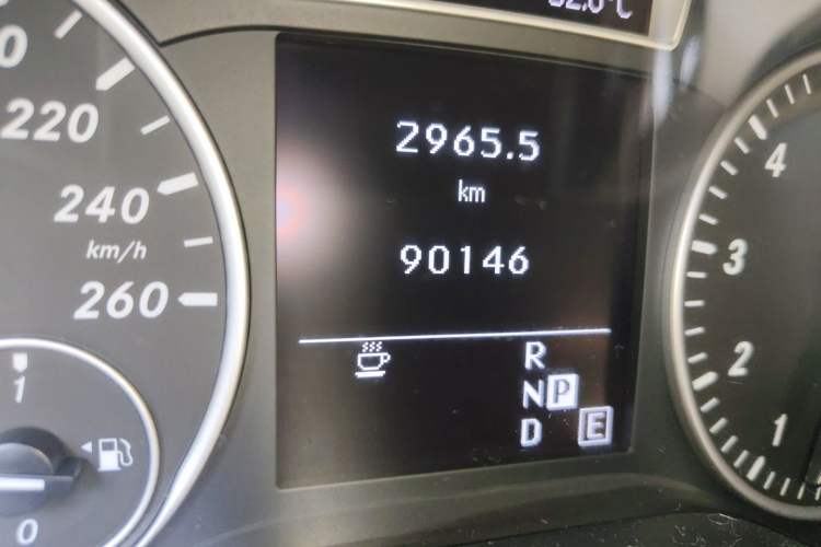 Used Mercedes-Benz B-Class 2012 B 180 Odometer Close Up