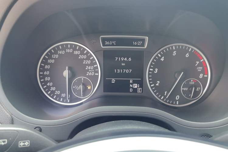 Used Mercedes-Benz B-Class 2012 B 200 Odometer Close Up