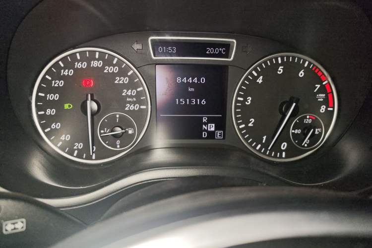 Used Mercedes-Benz B-Class 2012 B 200 Odometer Close Up