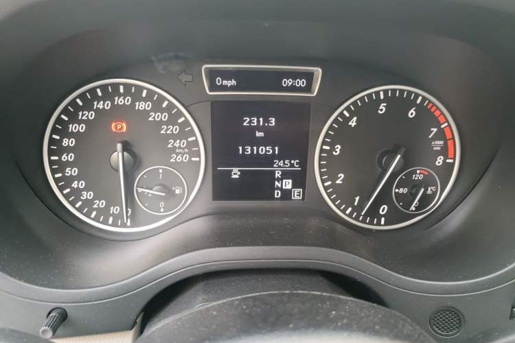 Used Mercedes-Benz B-Class 2012 B 180 Odometer Close Up