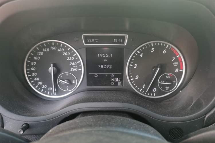 Used Mercedes-Benz B-Class 2012 B 180 Odometer Close Up