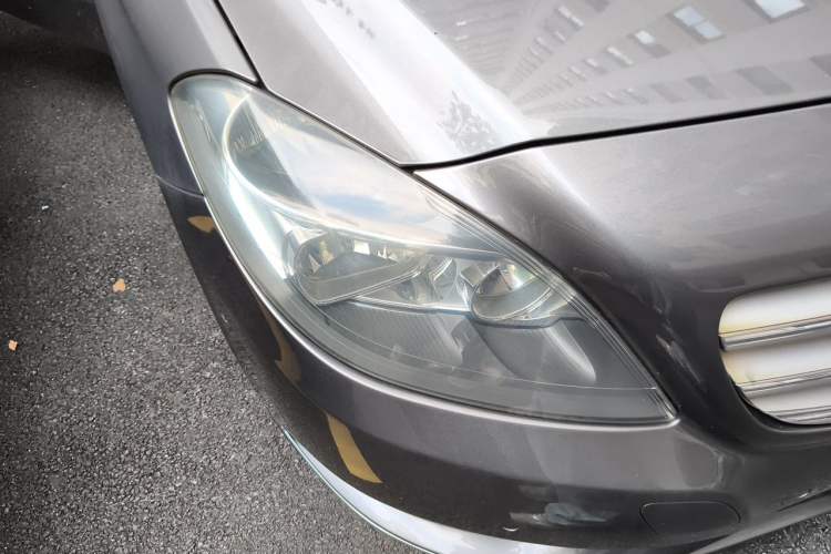 Used Mercedes-Benz B-Class 2012 B 180 Right Front Headlight