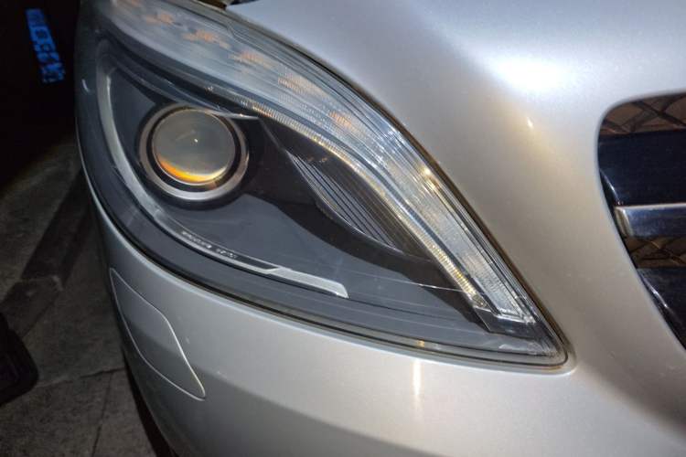 Used Mercedes-Benz B-Class 2012 B 200 Right Front Headlight
