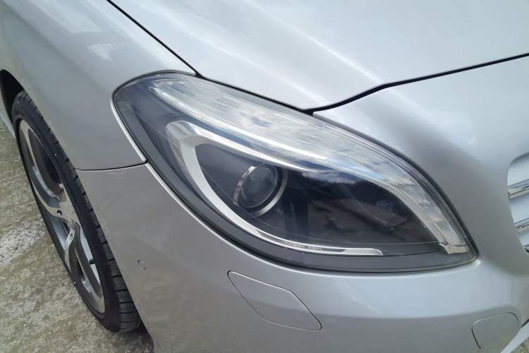 Used Mercedes-Benz B-Class 2012 B 200 Right Front Headlight