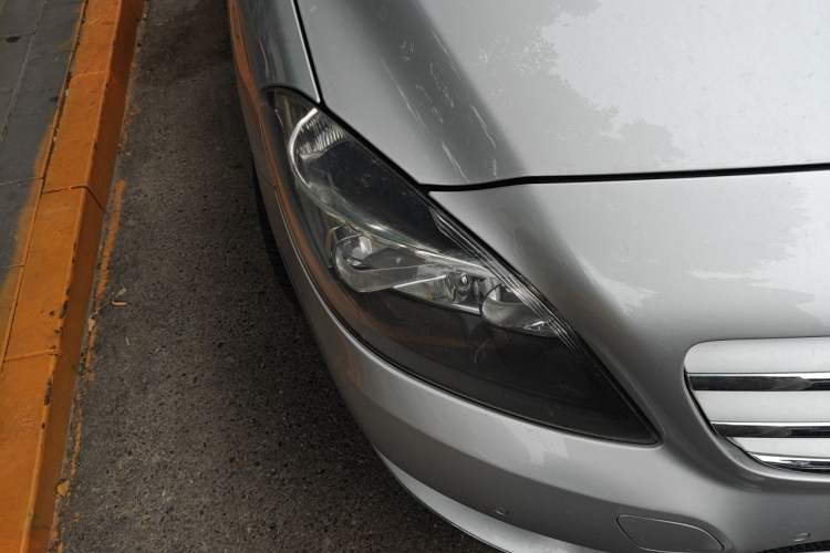 Used Mercedes-Benz B-Class 2012 B 180 Right Front Headlight