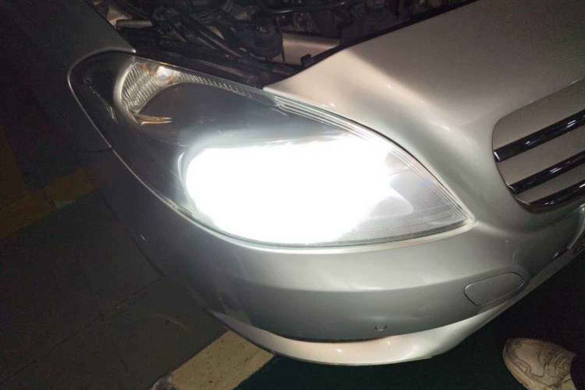 Used Mercedes-Benz B-Class 2012 B 180 Right Front Headlight