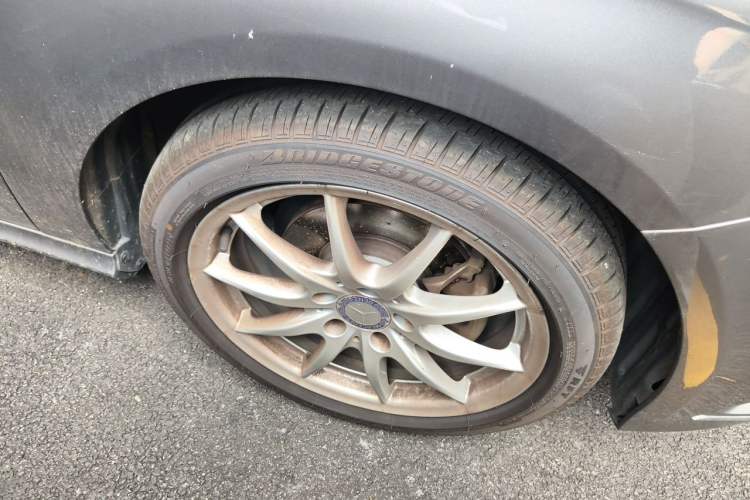 Used Mercedes-Benz B-Class 2012 B 180 Right Front Wheel Hub