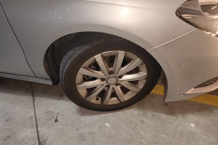 Used Mercedes-Benz B-Class 2012 B 180 Right Front Wheel Hub
