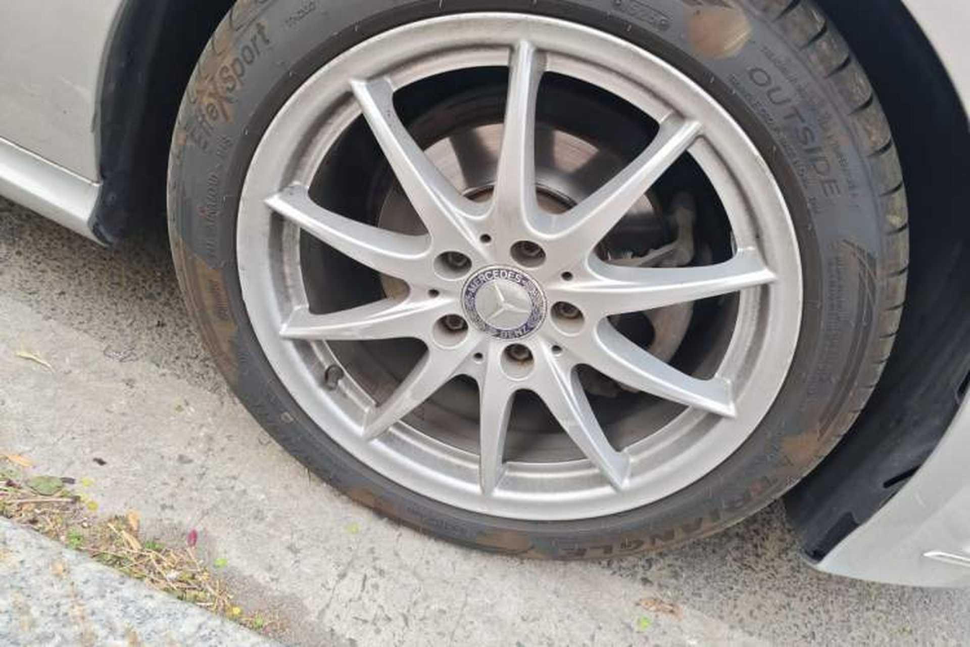 Used Mercedes-Benz B-Class 2012 B 180 Right Front Wheel Hub
