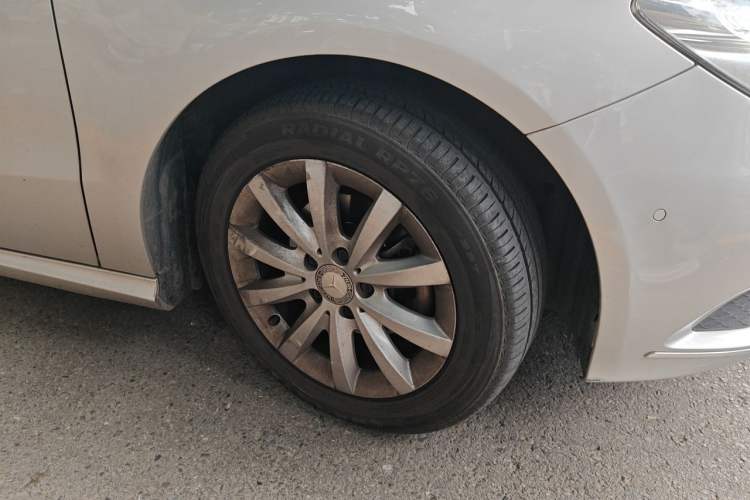 Used Mercedes-Benz B-Class 2012 B 180 Right Front Wheel Hub