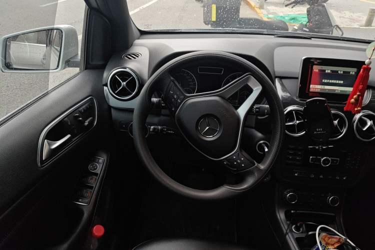 Used Mercedes-Benz B-Class 2012 B 180 Steering Wheel