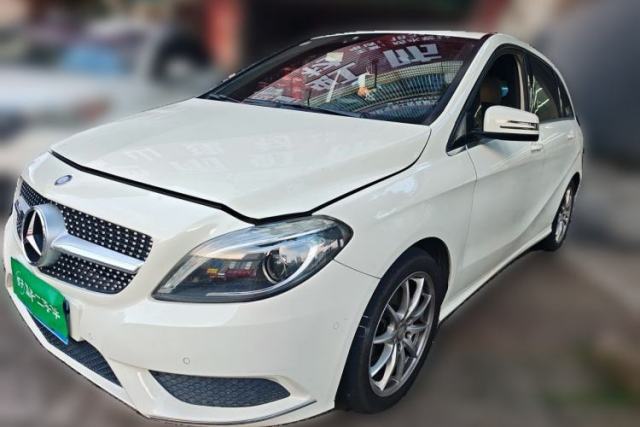 Ojetý Mercedes-Benz B-Class 2012 B 180