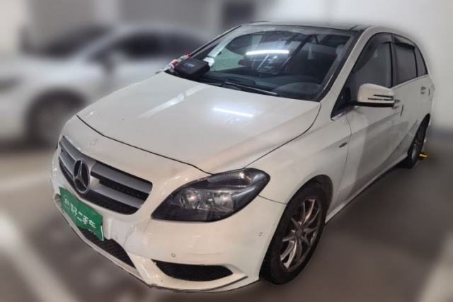 Ojetý Mercedes-Benz B-Class 2012 B 180