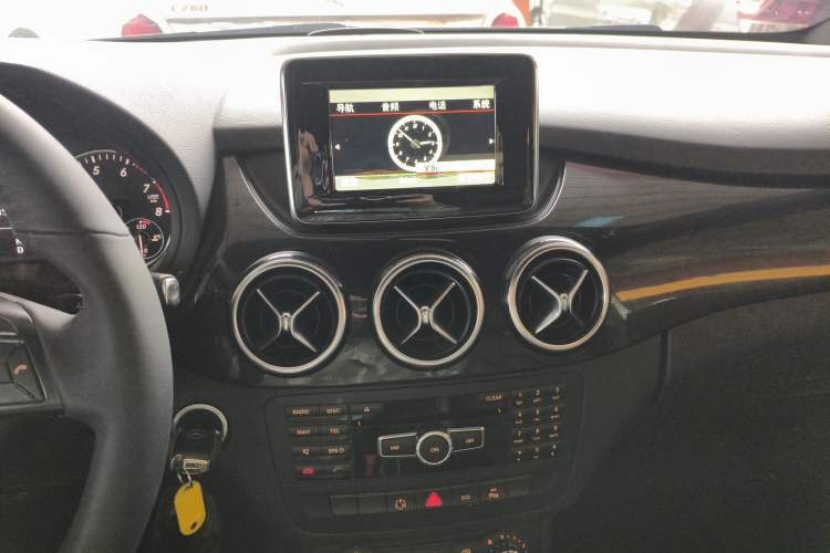 Used Mercedes-Benz B-Class 2012 B 180 Audio And AC Panel
