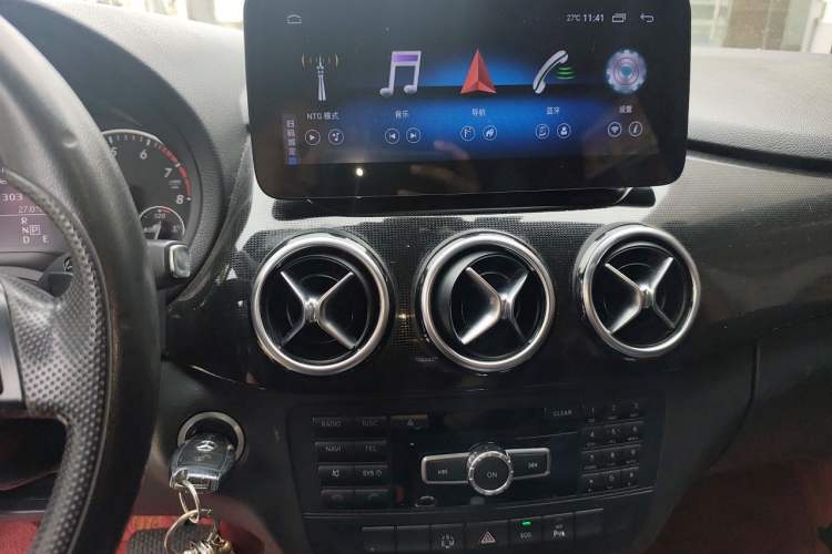 Used Mercedes-Benz B-Class 2012 B 180 Audio And AC Panel