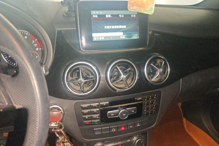 Used Mercedes-Benz B-Class 2012 B 180 Audio And AC Panel