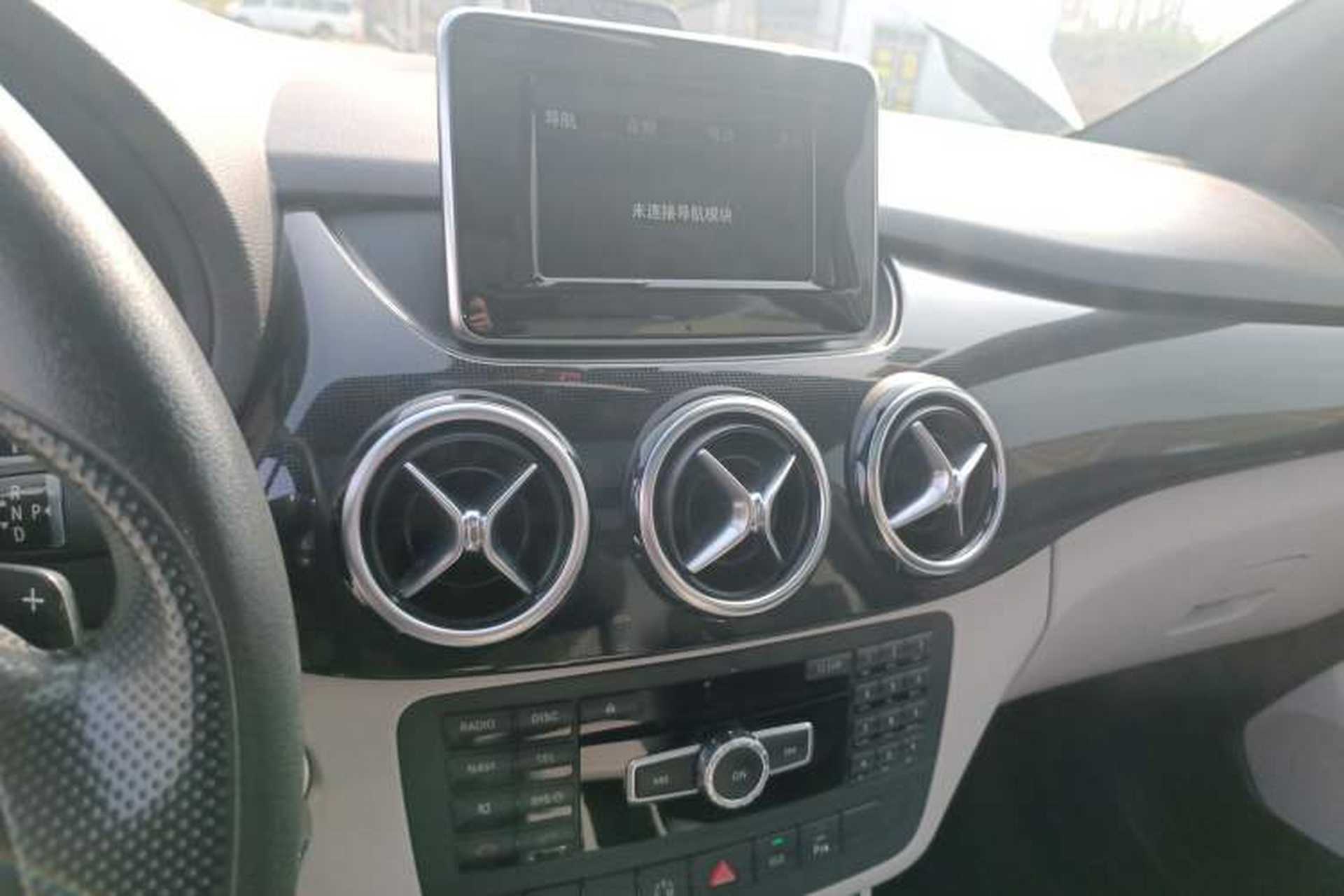 Used Mercedes-Benz B-Class 2012 B 180 Audio And AC Panel