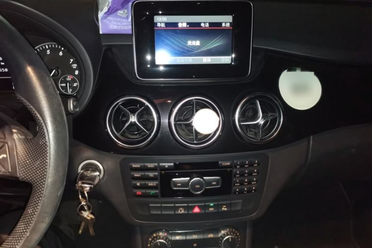 Used Mercedes-Benz B-Class 2012 B 180 Audio And AC Panel