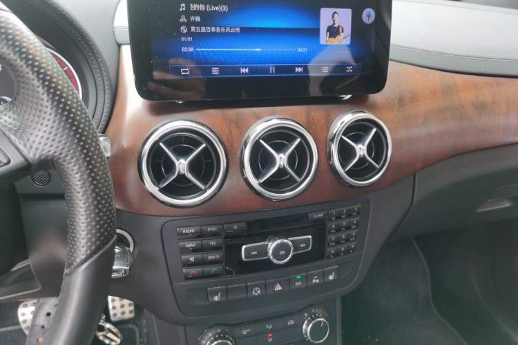 Used Mercedes-Benz B-Class 2012 B 200 Audio And AC Panel