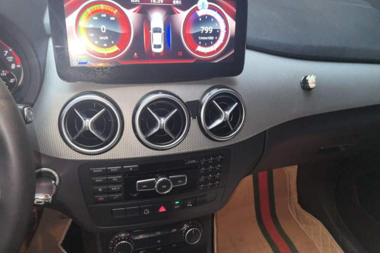 Used Mercedes-Benz B-Class 2012 B 200 Audio And AC Panel