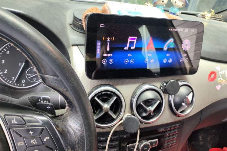 Used Mercedes-Benz B-Class 2012 B 200 Audio And AC Panel
