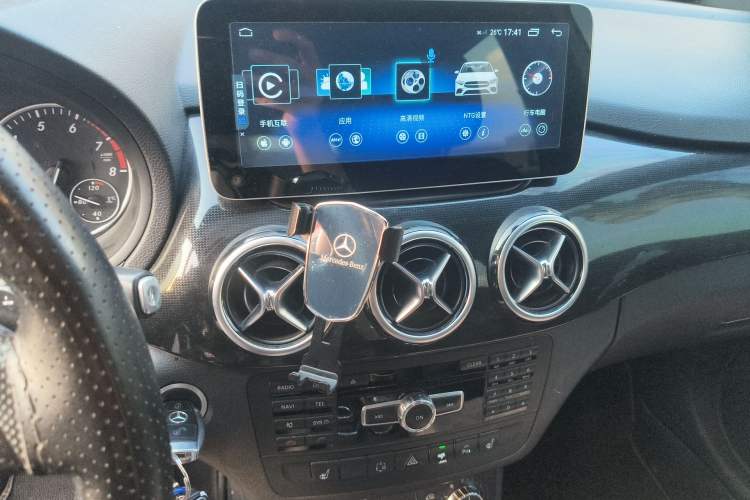 Used Mercedes-Benz B-Class 2012 B 180 Audio And AC Panel