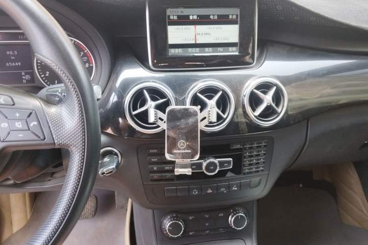 Used Mercedes-Benz B-Class 2012 B 180 Audio And AC Panel