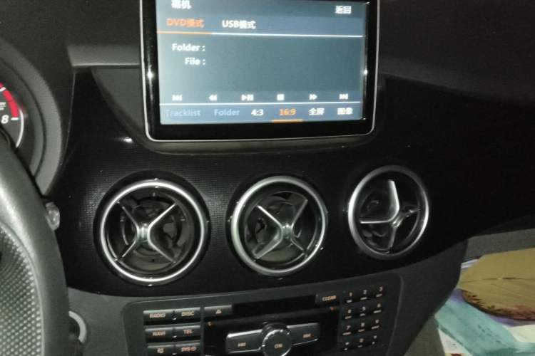 Used Mercedes-Benz B-Class 2012 B 180 Audio And AC Panel