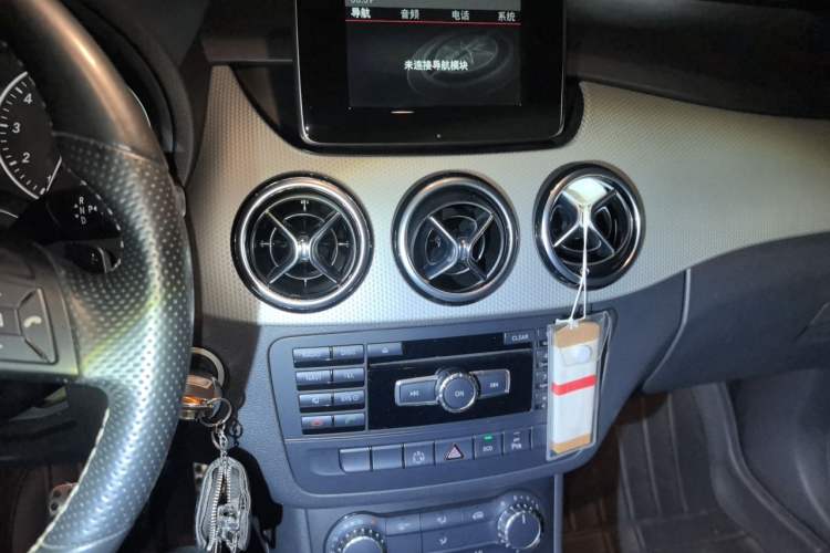 Used Mercedes-Benz B-Class 2012 B 200 Audio And AC Panel