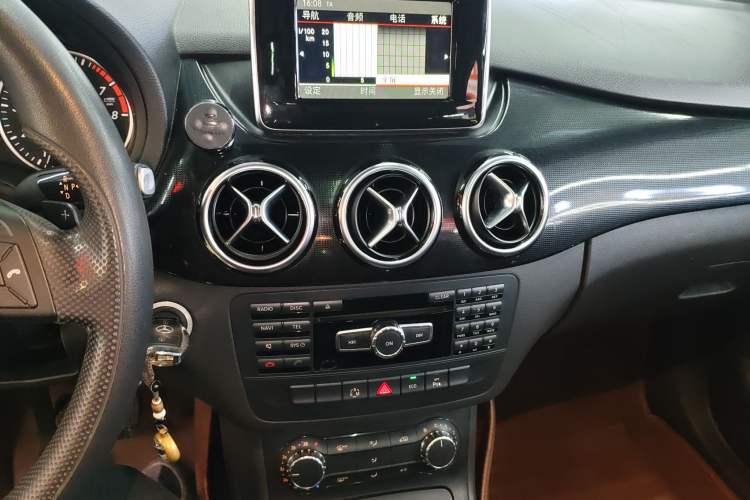 Used Mercedes-Benz B-Class 2012 B 180 Audio And AC Panel