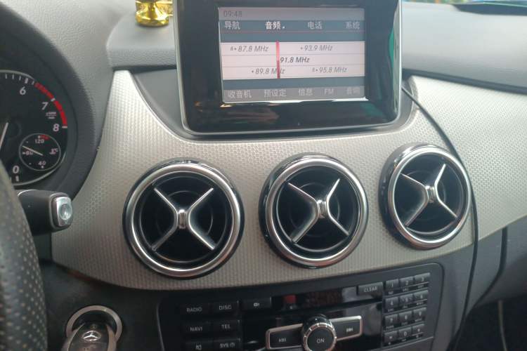 Used Mercedes-Benz B-Class 2012 B 200 Audio And AC Panel