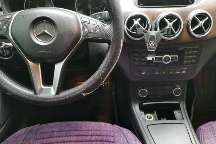 Used Mercedes-Benz B-Class 2012 B 200 Center Console